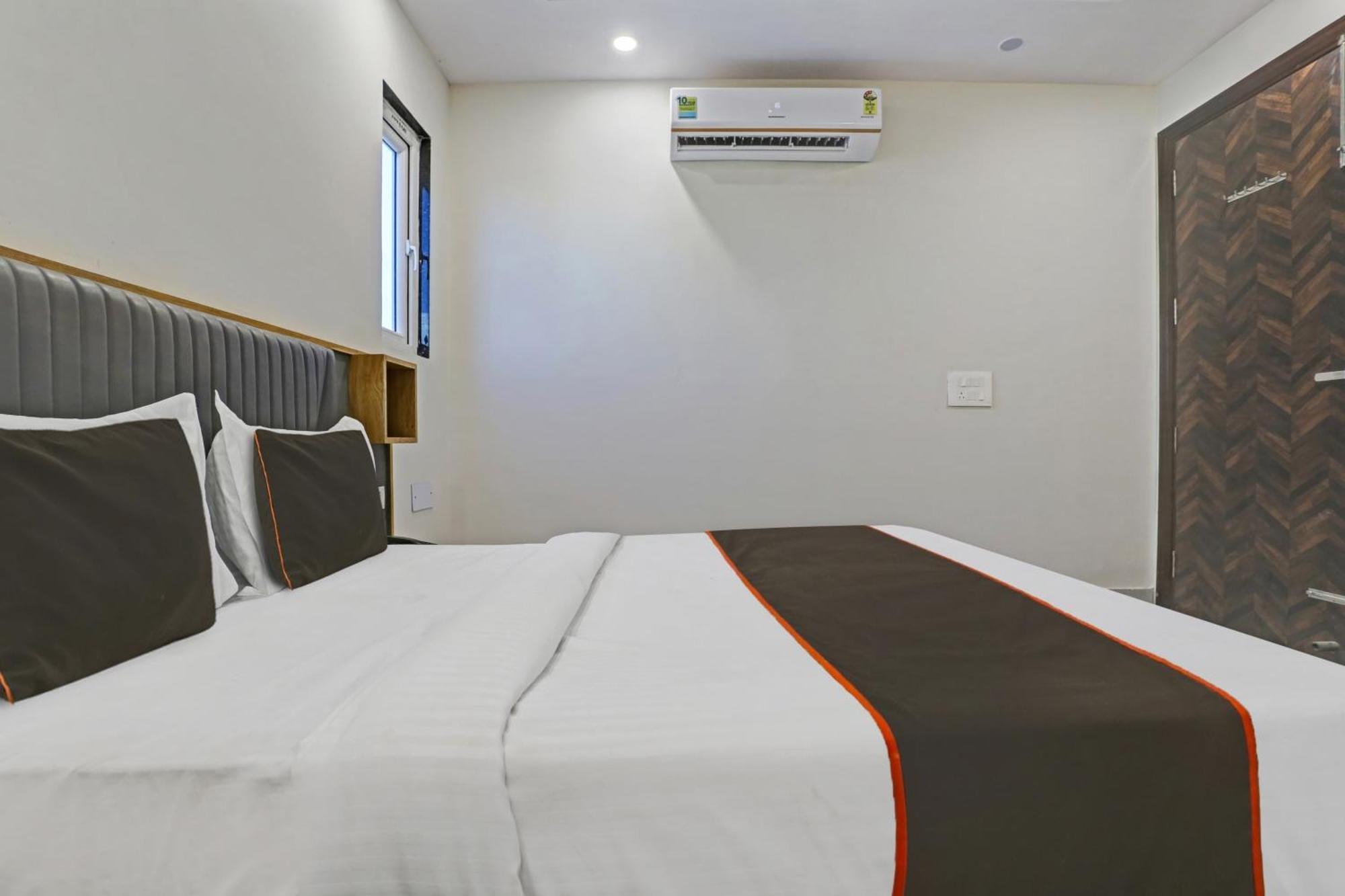 Townhouse Vip Grand Hotel เดลี ภายนอก รูปภาพ