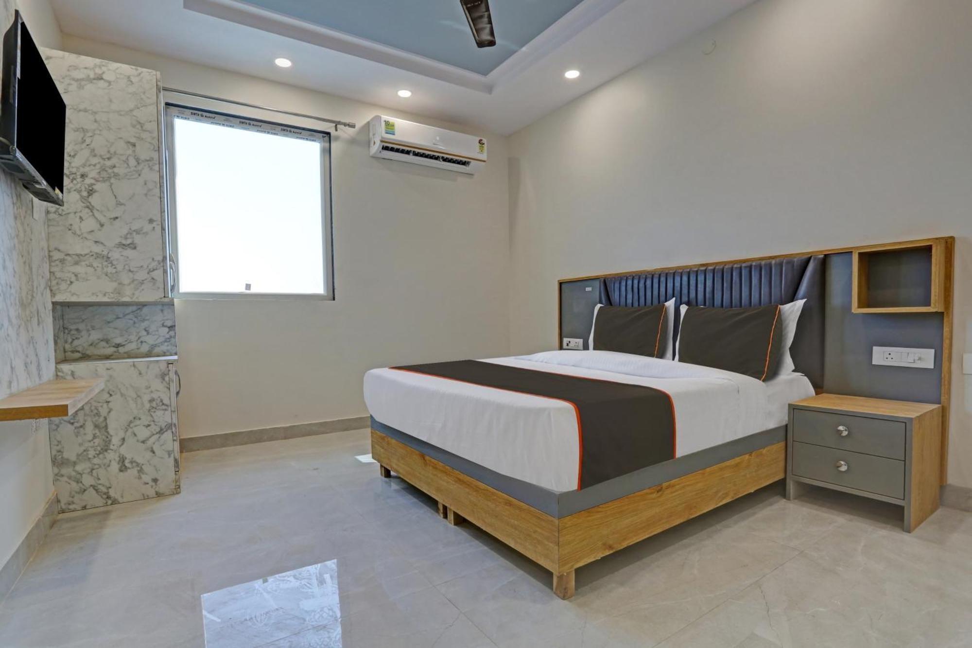 Townhouse Vip Grand Hotel เดลี ภายนอก รูปภาพ