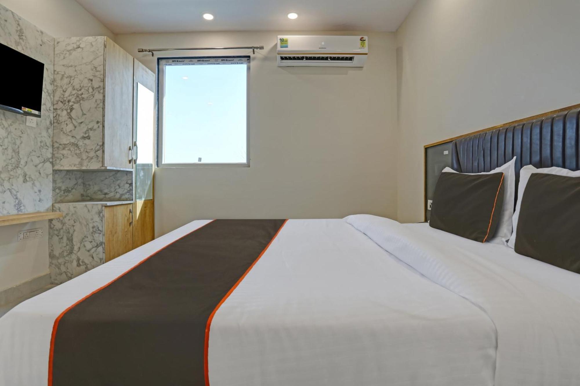 Townhouse Vip Grand Hotel เดลี ภายนอก รูปภาพ
